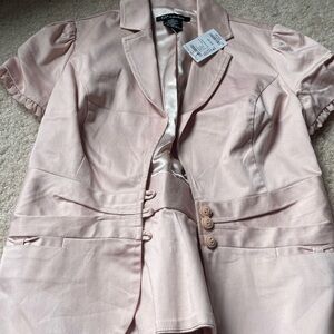 🎁 NWT Short Sleeve Blazer with Black with tank top